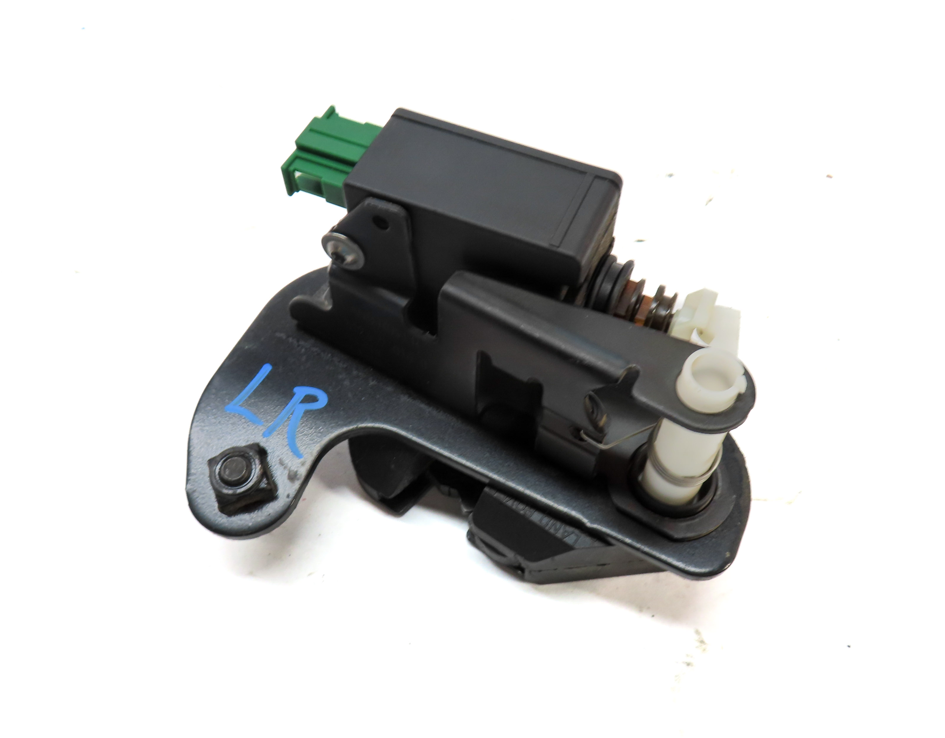 2010 LAND ROVER LR4 (L319) REAR LEFT TRUNK TAILGATE HATCH LOWER LATCH ACTUATOR — exact item pictured